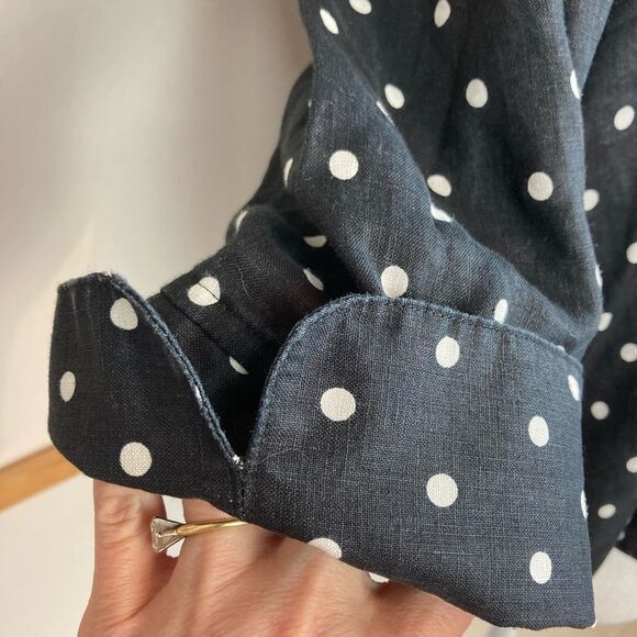 Chicos No Iron Linen Polka Dot Button-Up Shirt hi lo ties at waist (2) - Picture 5 of 12